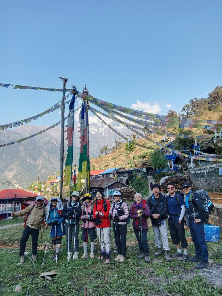 Langtang Gosaikunda trek with clients